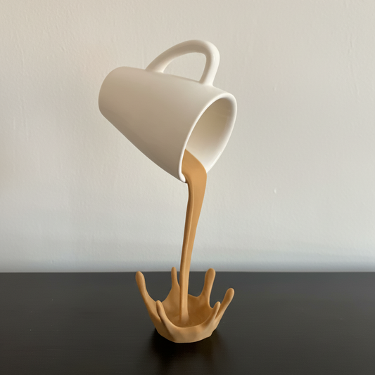 Sculpture Tasse de Café Suspendue - Décoration Cuisine Design et Insolite