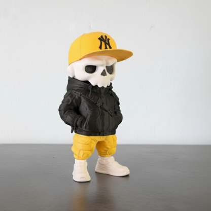 Figurine Squelette Streetwear NY - Statuette Urbaine et Style Pop Culture